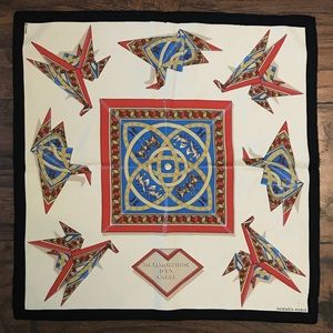 HERMÉS METAMORPHOSE D’UN CARRE SCARF